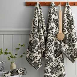 Burleigh x Bedeck of Belfast Regal Peacock Bath Towel, Charcoal/White - thumbnail 2