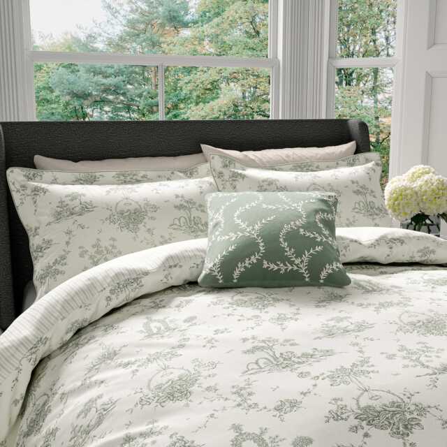 V&A Garden Of Love Double Duvet Cover Set, Green - image 1