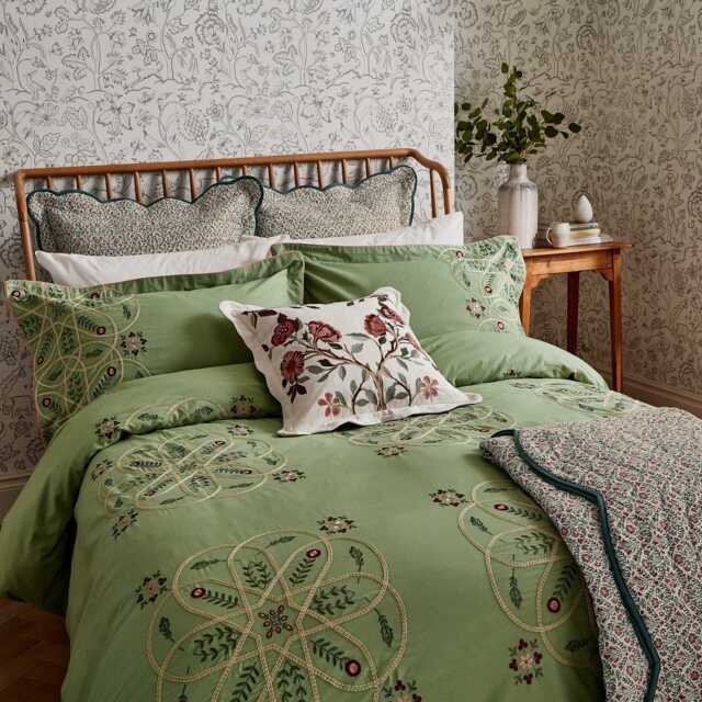 Morris & Co Brophy Embroidery Kingsize Duvet Cover SET, Green - image 1
