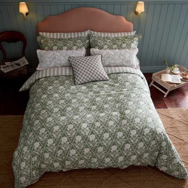 Joules Juliette Stamp Super Kingsize Duvet Cover Set, Green - image 1