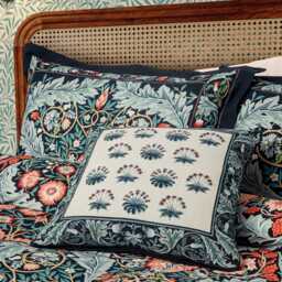 William Morris - V&A Earthly Paradise Cushion 45cm x 45cm, Teal & Sea Green - thumbnail 2