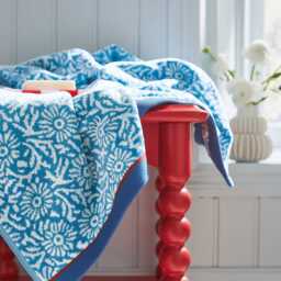 Land & Shore Aster Bath Towel, Blue/Red - thumbnail 2