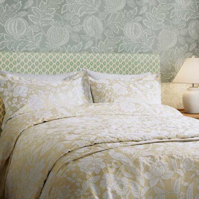 Sanderson Pyramus Single Duvet Cover Set, Gold - image 1