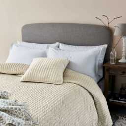 Murmur Flynn Quilted Throw, Linen - thumbnail 2