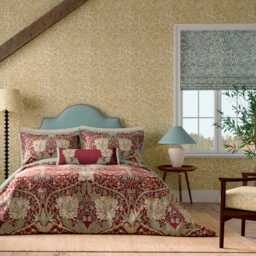 Morris & Co Honeysuckle & Tulip Double Duvet Cover Set, Red & Gold - thumbnail 2