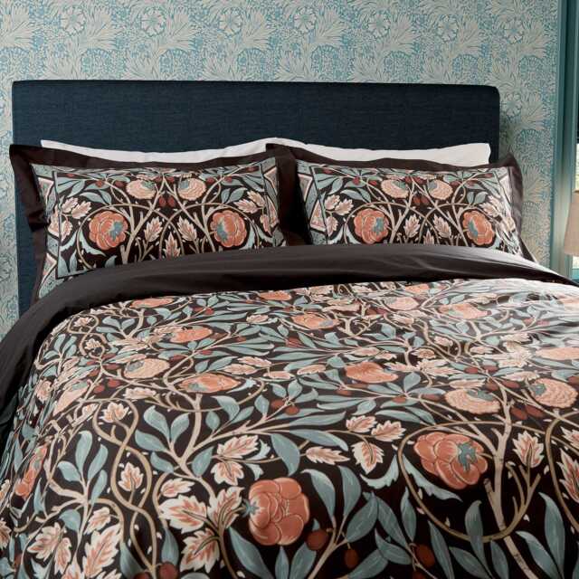 Morris & Co - V&A Olive & Rose Double Duvet Cover SET, Indigo/Blush - image 1