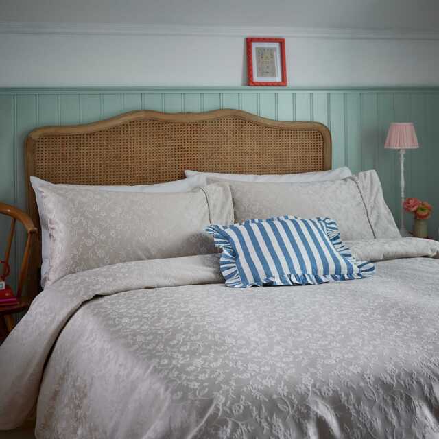 Helena Springfield Secret Garden Floral Trail Jacquard Double Duvet Cover SET, Soft Linen - image 1