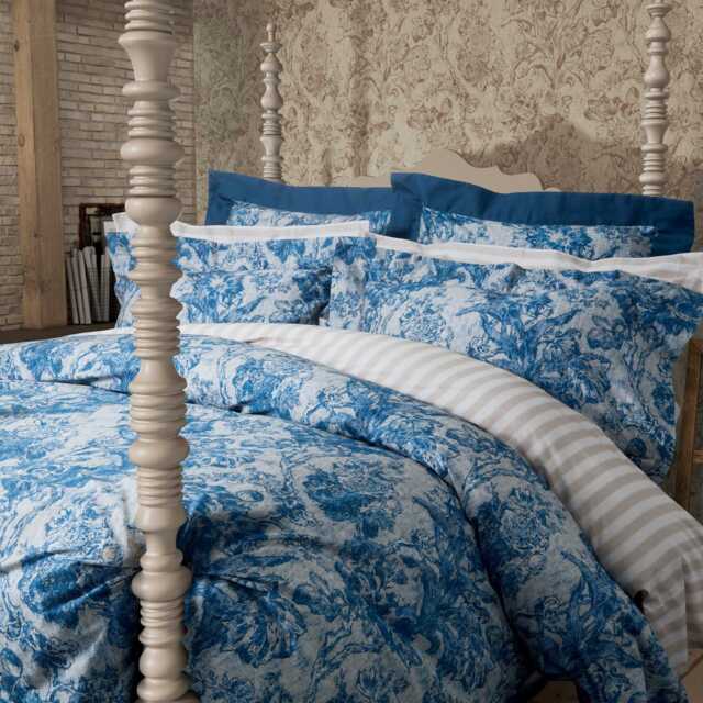 Sanderson Giles Deacon Fringed Tulip Toile Kingsize Duvet Cover Set, Smalt - image 1