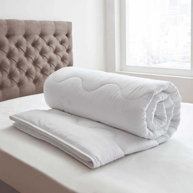 By Bedeck Platinum Collection Microcheck Super Kingsize Duvet 10.5 Tog - image 1