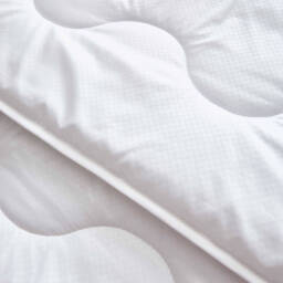 By Bedeck Platinum Collection Microcheck Super Kingsize Duvet 10.5 Tog - thumbnail 2