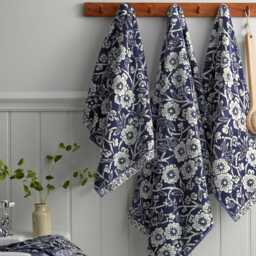 Burleigh x Bedeck of Belfast Calico Bath Towel, Blue - thumbnail 2