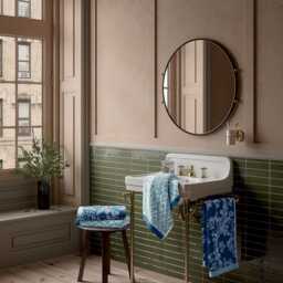 English Heritage Eagle House Damask Bath Towel, Cobalt - thumbnail 2