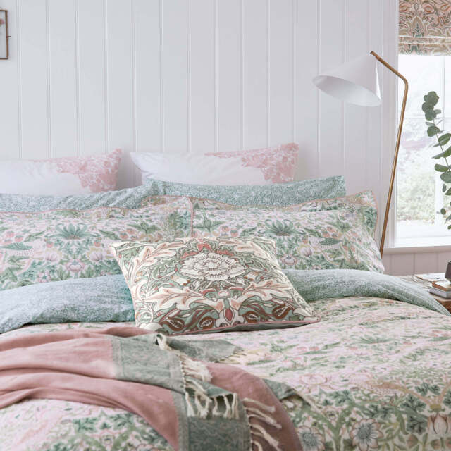 Morris & Co Strawberry Thief Single Duvet Cover Set, Cochineal Pink - image 1