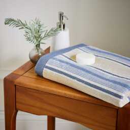 Bedeck of Belfast Lorelei Hand Towel, Powder Blue & Linen - thumbnail 2