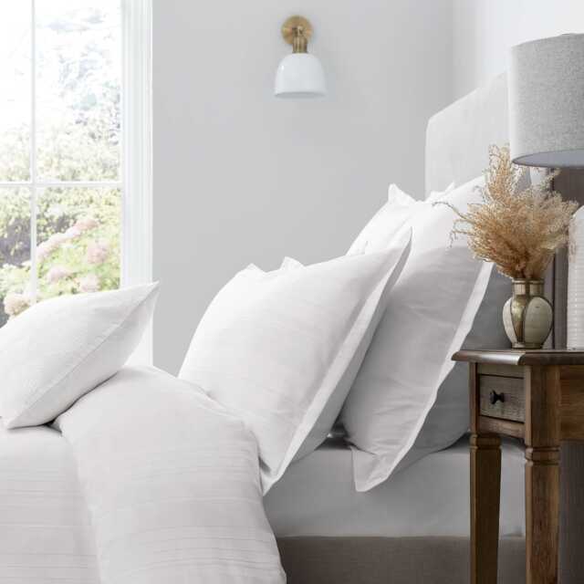Murmur Seren Kingsize Duvet Cover, White - image 1