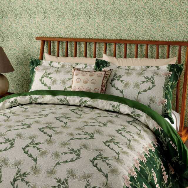 Morris & Co - V&A Scrolling Carnation Double Duvet Cover SET, Olive & Ivory - image 1