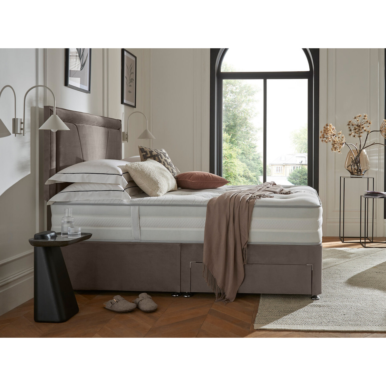 Silentnight 2000 Eco Dual Supreme Comfort Tufted Divan Bed Set - image 1