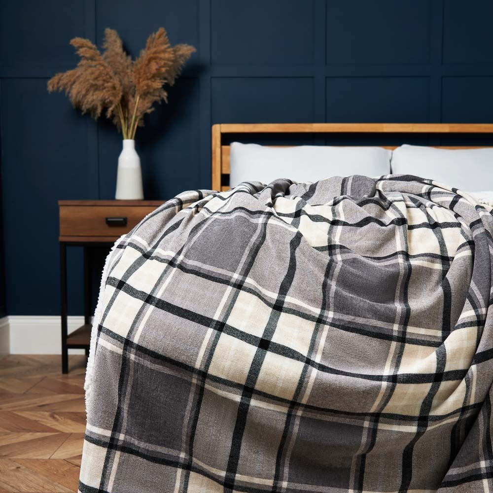 Luxury Warm Check Throw with Sherpa, Grey - image 1