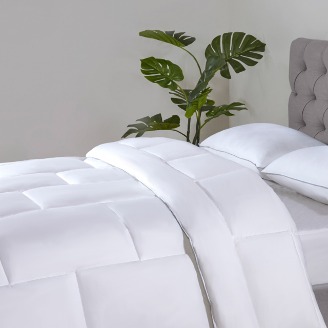 9 Tog Bamboo Single Duvet, White - image 1