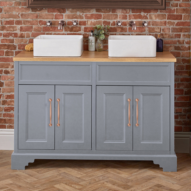 Thornton - Light Grey 1210mm Traditional Vanity Unit wih Square Basin - Oil Rubbed Bronze Classic Bar Handle