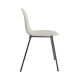 Normann Copenhagen Form Chair - Stacking - Light Grey - Black Steel Legs Shell Colour: Light Grey - thumbnail 3