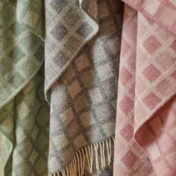 Tweedmill Textiles Pure New Wool Manhattan Throw - Dove Grey - thumbnail 4