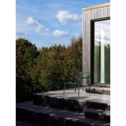 Normann Copenhagen Vig Outdoor Lounge Chair - Dark Green Steel - thumbnail 4