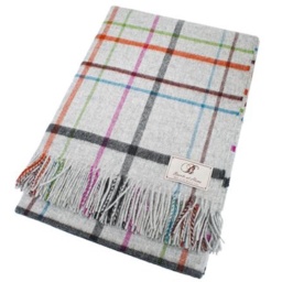 Bronte By Moon Variegated Windowpane Throw - Grey - Merino Lambswool - thumbnail 3
