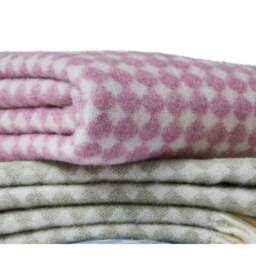 Tweedmill Textiles Pure New Wool Reversible Jacquard Spot Throw - Mulberry - 200cm x 130cm - thumbnail 6