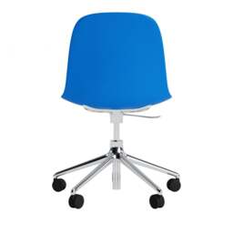 Normann Copenhagen Form Chair Swivel - 5 Wheel - Gas Lift - Aluminium Legs Shell Colour: Bright Blue, Leg Colour: Aluminium - thumbnail 4