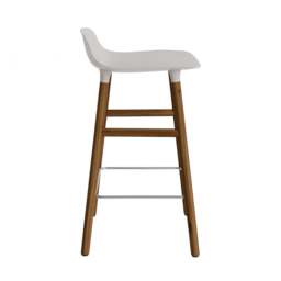 Normann Copenhagen Form Barstool - Wood - 65cm - Warm Grey - Walnut Legs Shell Colour: Warm Grey, Leg Colour: Walnut - thumbnail 3