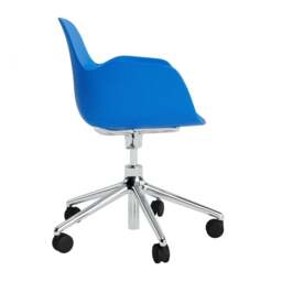 Normann Copenhagen Form Armchair Swivel - 5 Wheel - Gas Lift - Aluminium Legs Shell Colour: Bright Blue, Leg Colour: Aluminium - thumbnail 3