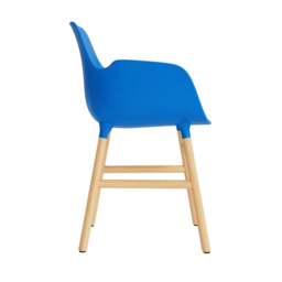 Normann Copenhagen Form Armchair - Bright Blue - Oak Legs Shell Colour: Bright Blue, Leg Colour: Oak - thumbnail 3