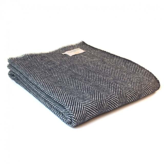 Tweedmill Textiles Pure New Wool Fishbone Throw - Navy/Cream - Navy Blanket Stitch Edge