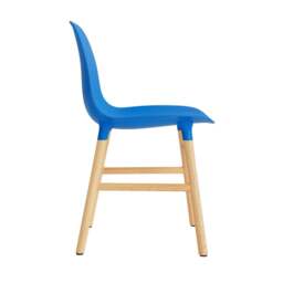 Normann Copenhagen Form Chair - Bright Blue - Oak Legs Shell Colour: Bright Blue, Leg Colour: Oak - thumbnail 3