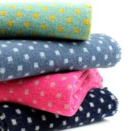 Tweedmill Textiles Pure New Wool Pink Dot Throw - 200 x 140 cm - thumbnail 2