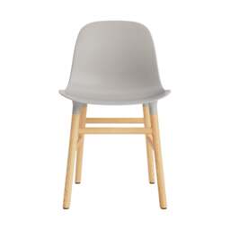Normann Copenhagen Form Chair - Warm Grey - Oak Legs Shell Colour: Warm Grey, Leg Colour: Oak - thumbnail 2