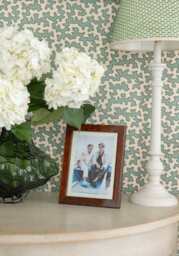 Camilla Emerald Twist Vase - thumbnail 5