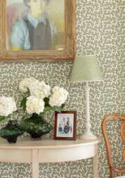 Camilla Emerald Twist Vase - thumbnail 4