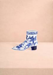 Alice Delft Boot Vase - thumbnail 1