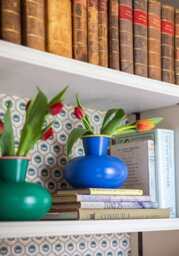 Color Fabulous Genie Shaped Bottle Vase - thumbnail 2