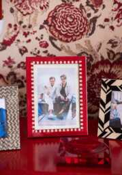 "Red and White Striped Marquetry Photo Frame 7x5""" - thumbnail 2