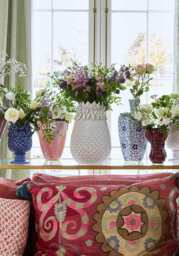 Large White Pineapple Vase - thumbnail 3