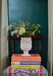 White Pineapple Vase - Hand Crafted, Playful and Minimal - thumbnail 3