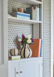 Rounded Striped Two Toned Brown Vase - thumbnail 2