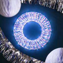 Iridescent White LED Wreath - Christow - thumbnail 6