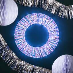 Iridescent White LED Wreath - Christow - thumbnail 3