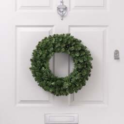 Spruce Artificial Christmas Wreath - Christow