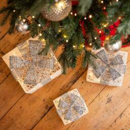 Cotton Light Up Christmas Parcels – Set of 3 - Christow - thumbnail 2