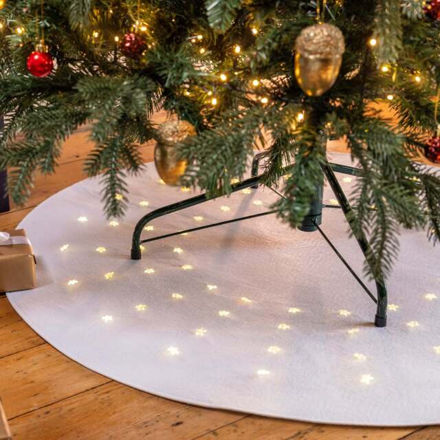 Light Up Christmas Tree Mat with LED Stars - Christow - image 1